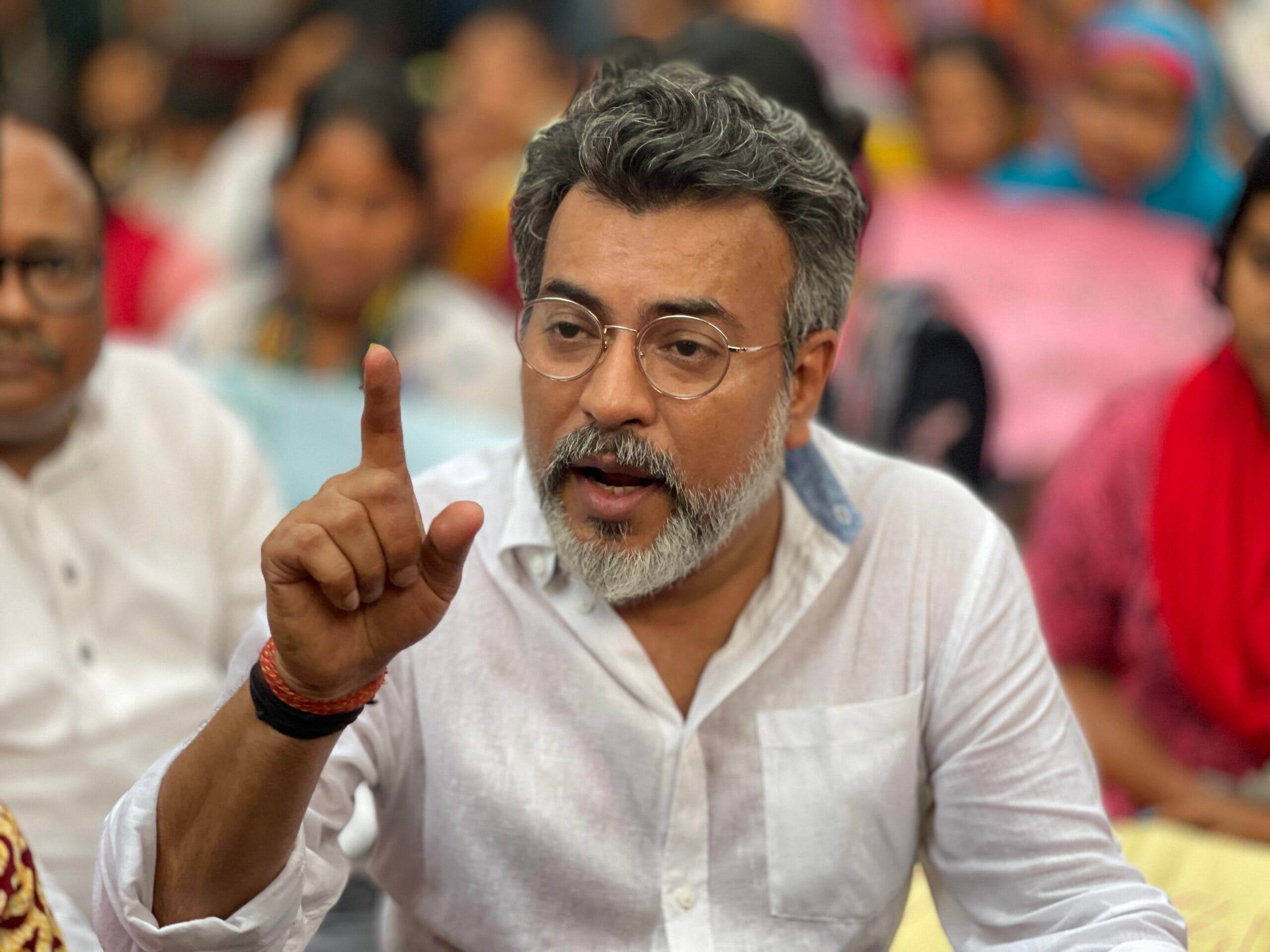 west bengal primary teachers' recruitment scam rudranil ghosh at hunger strike protest by job aspirants salt lake 01 20 06 41 956000