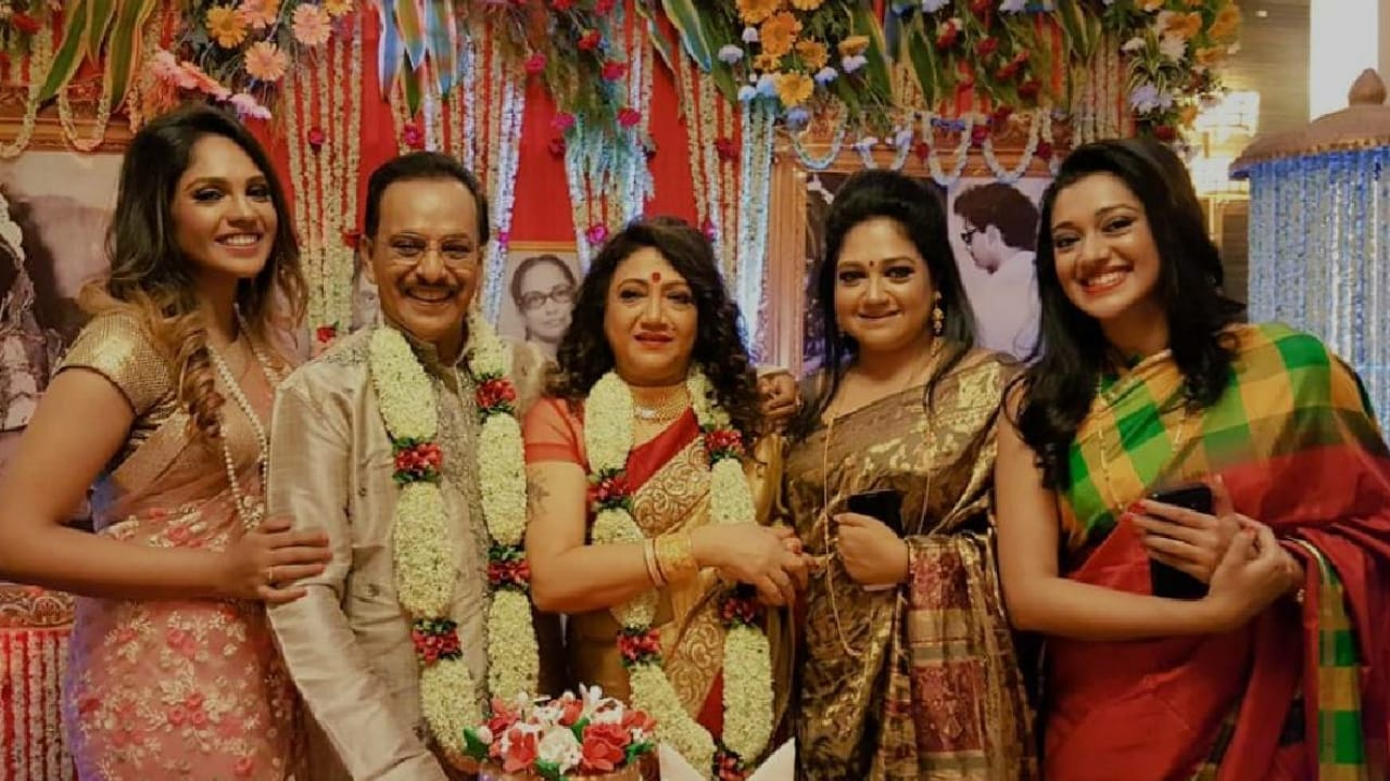 Magician p.c sorcar junior gave advertisement for daughters