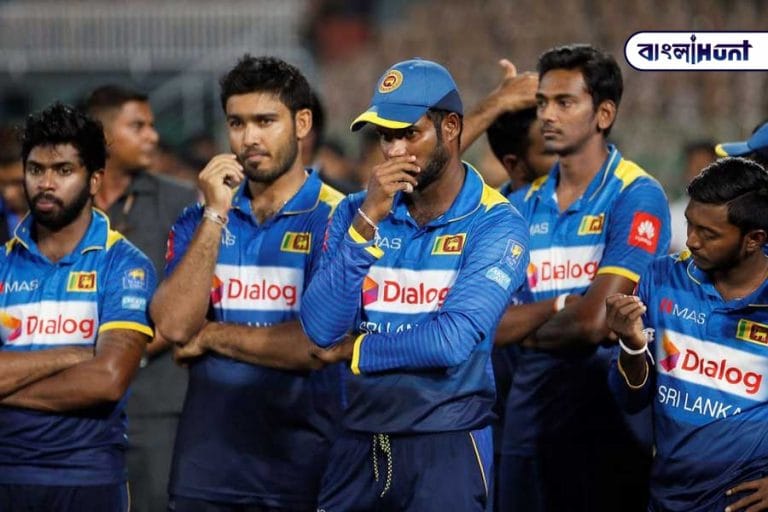 Minister stops Sri Lanka cricket team leaving