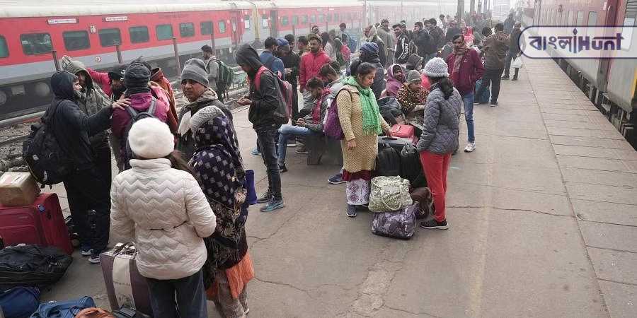 waiting passengers