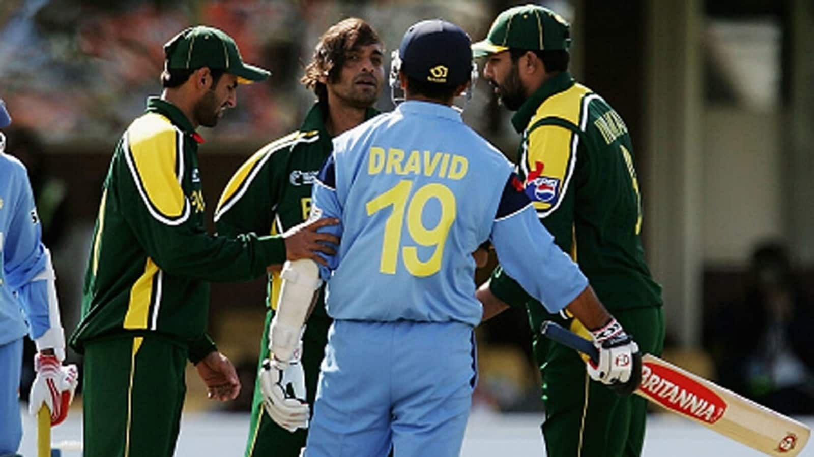 dravid vs pak