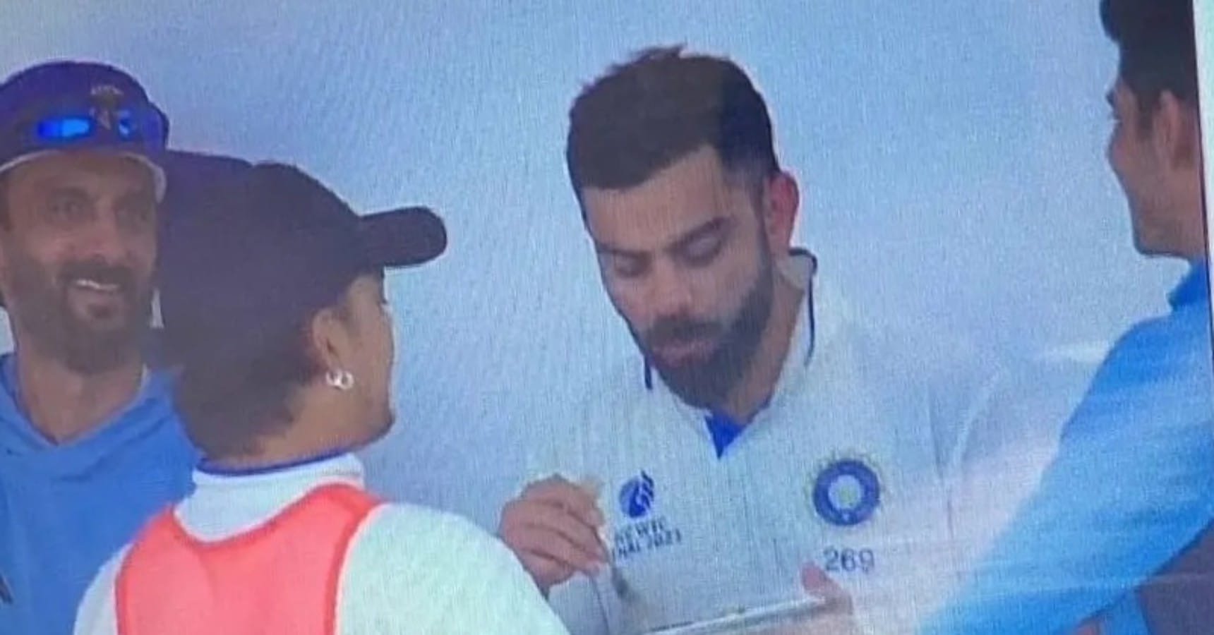 Kohli eating