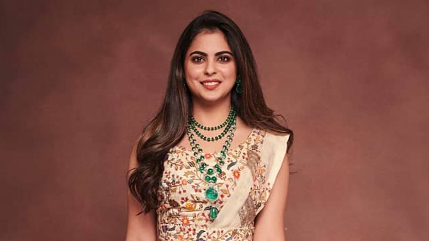 isha ambani in anamika khanna featured 1920x1080