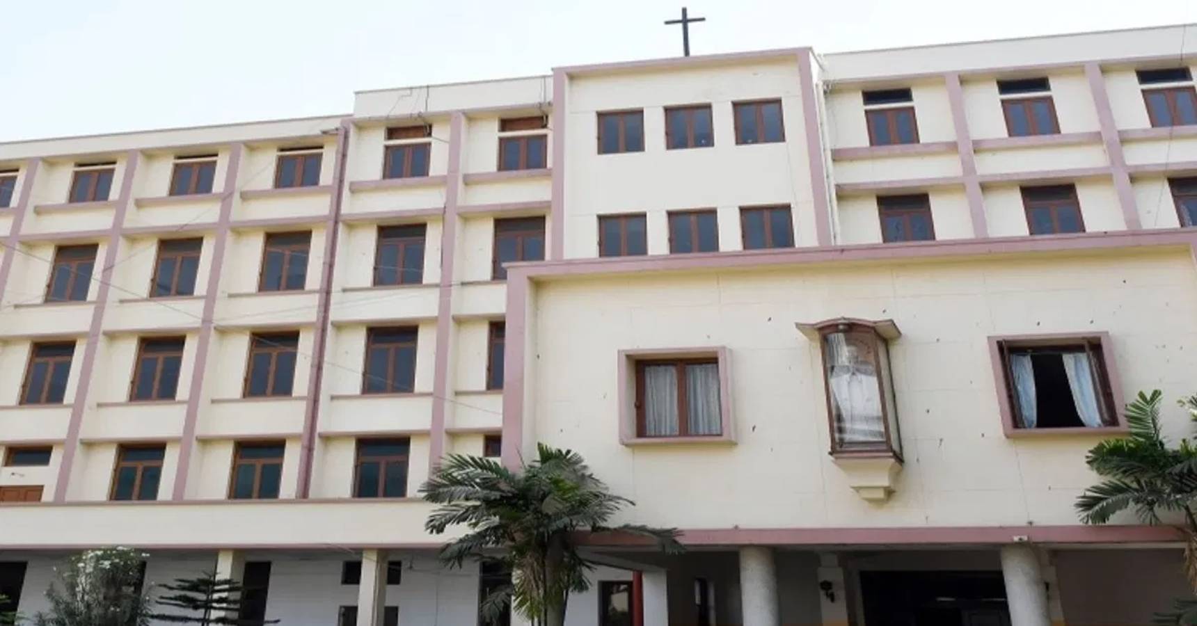 loreto clg denied to admit bengali medium students