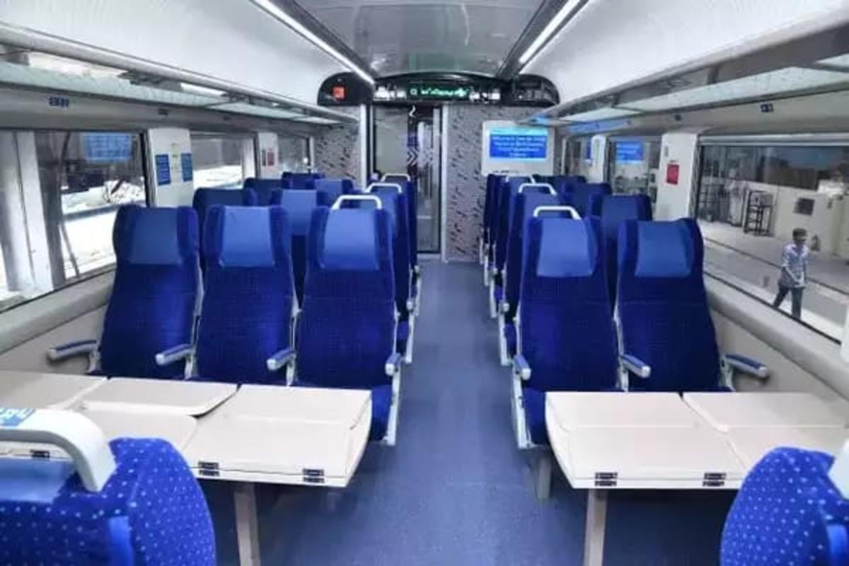 How will the interior of the new Vande Bharat train be