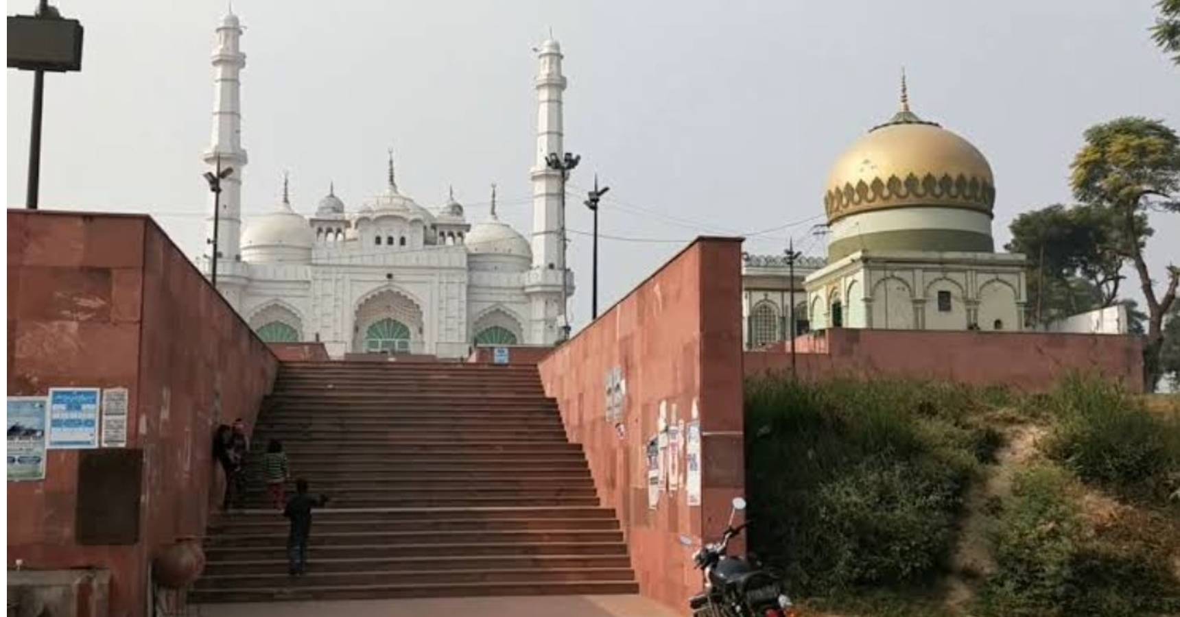 teela masjid 2