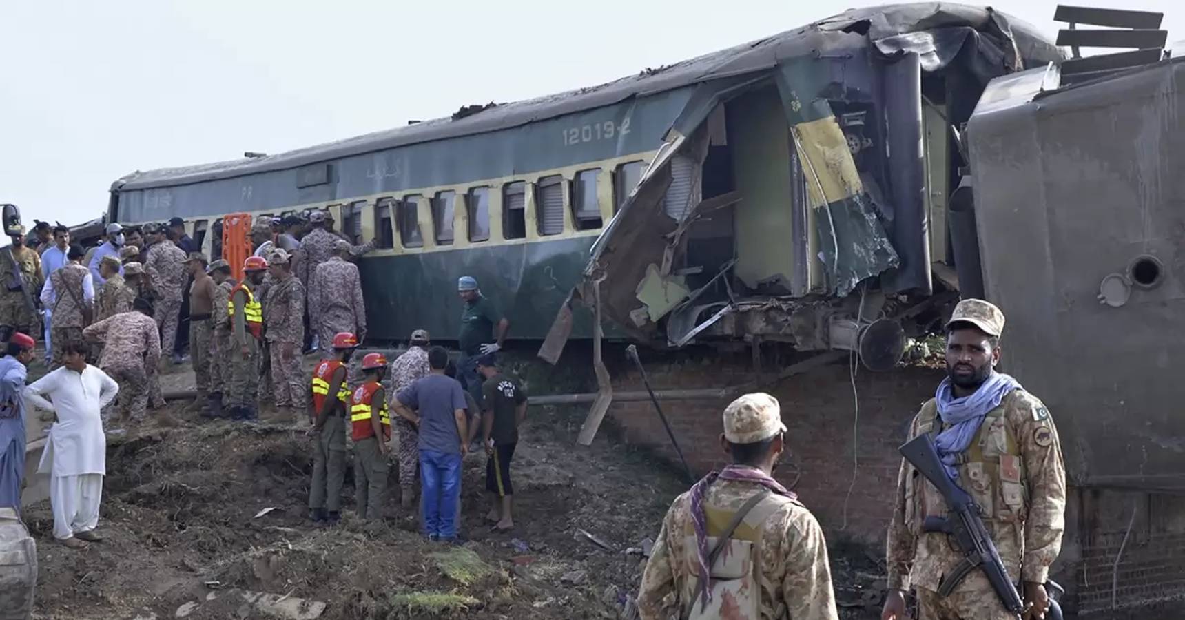 pakistn train