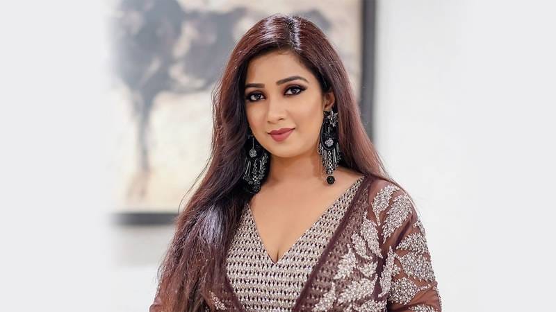 How much money did shreya ghoshal take for ipl opening 