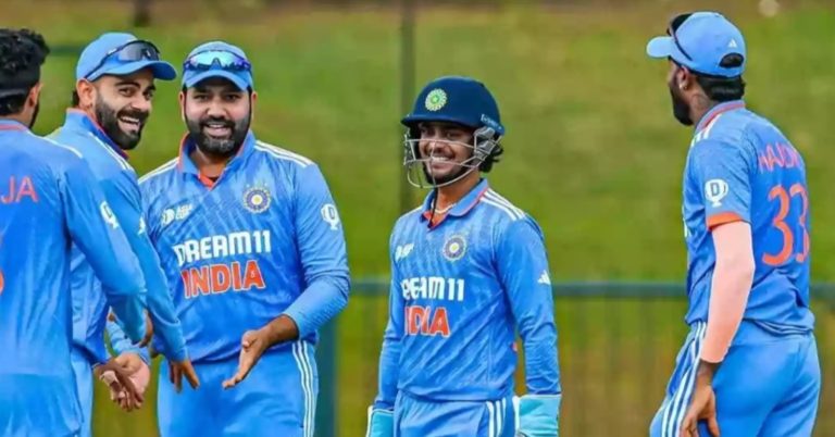 smiling team india