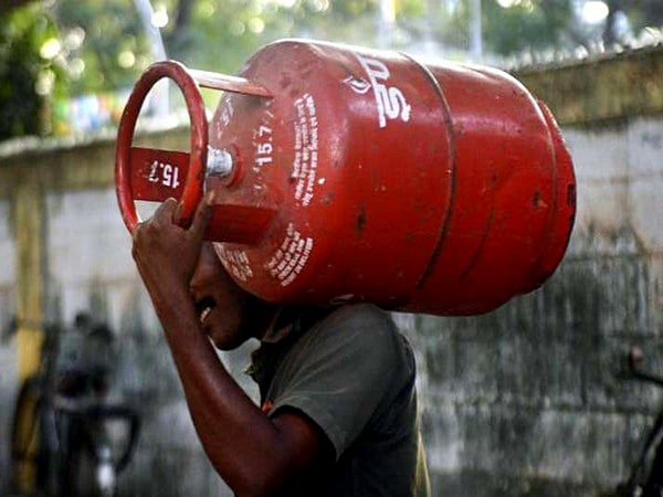 The government is increasing the subsidy on gas cylinders