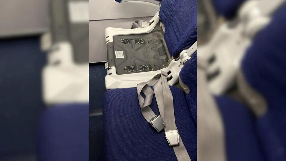 ndigo responds after passenger finds seat cushion missing on pune nagpur flight