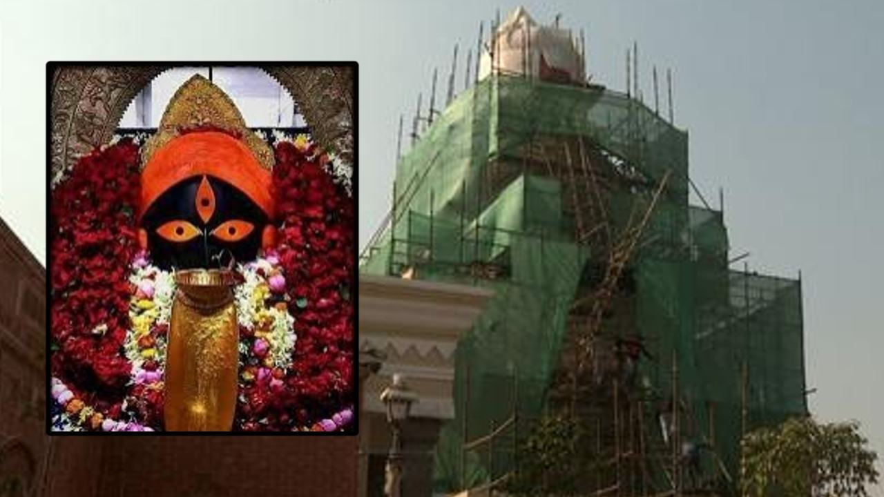 The 3 peaks of the Kalighat Temple are covered with gold