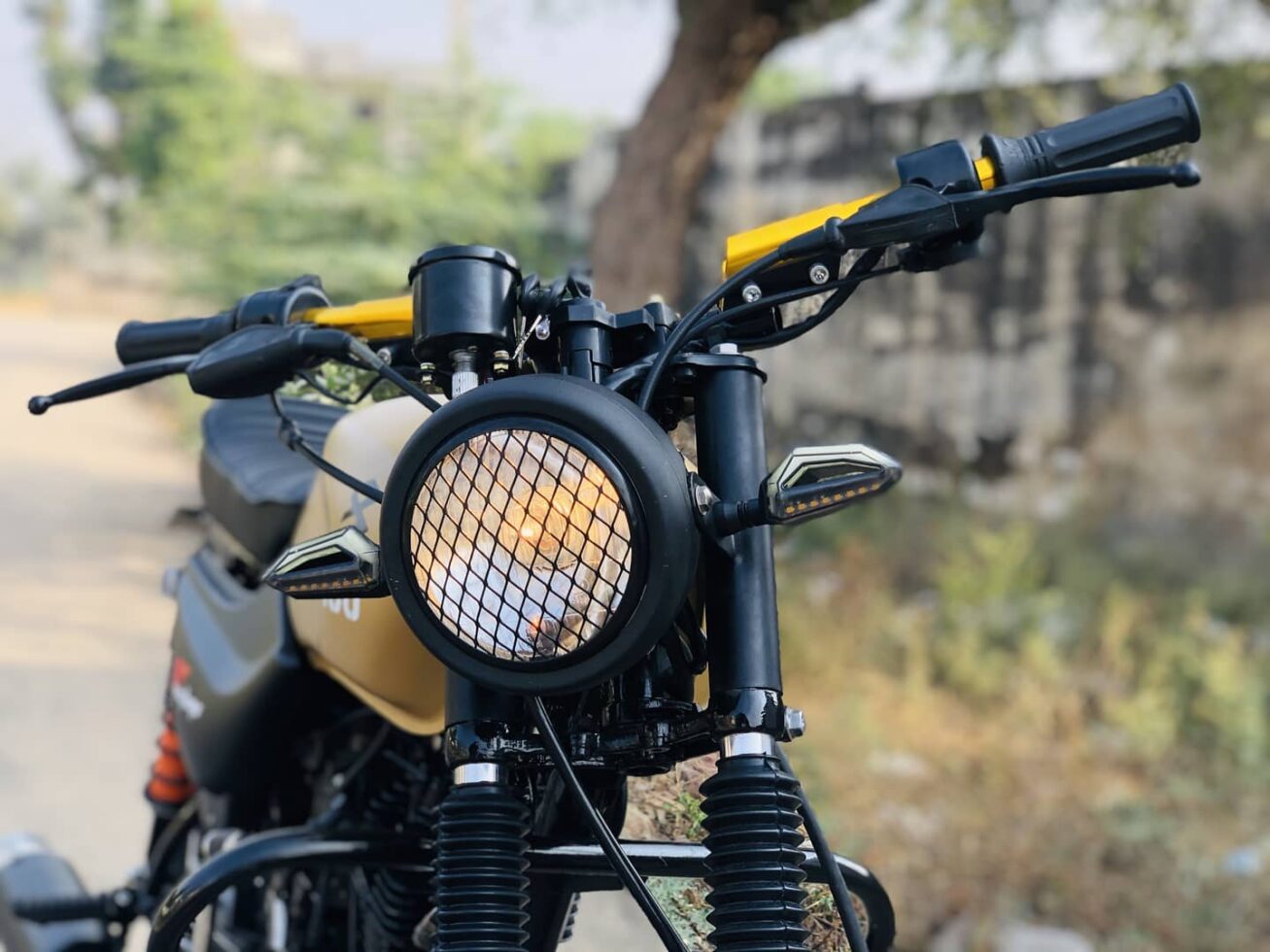 Bajaj CT 100 is available for Rs 69 thousand rupees 