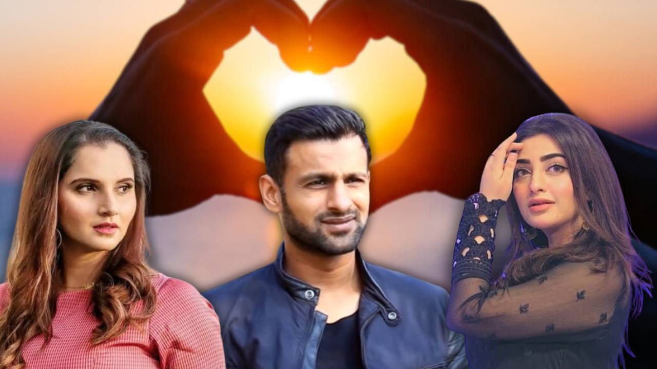 Shoaib Malik is sending flirty messages to the actress.