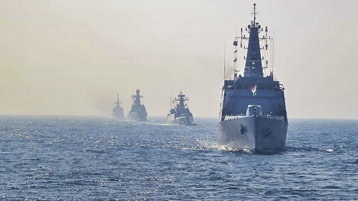 Two warships are coming from Russia to stop China.