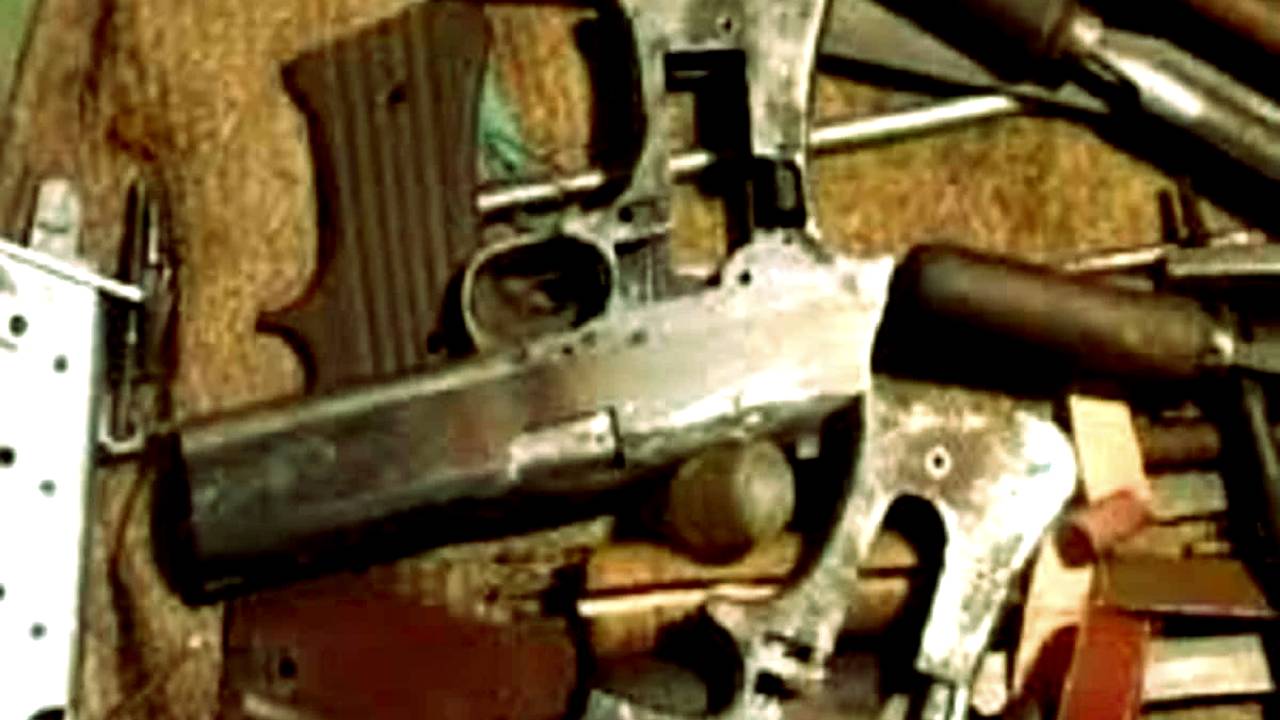 Illegal arms recovered from College student house in Kolkata