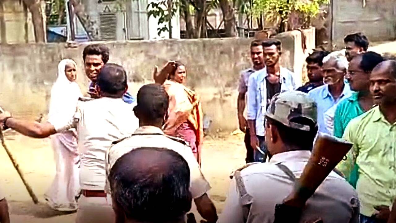 Lok Sabha Election Police slapped Trinamool Congress worker in Berhampore