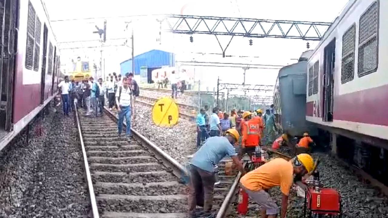 Train derailed at Liluah station