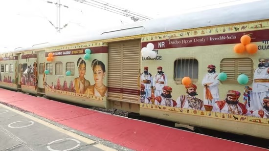 Indian Railways started special tourist train tour from NJP.