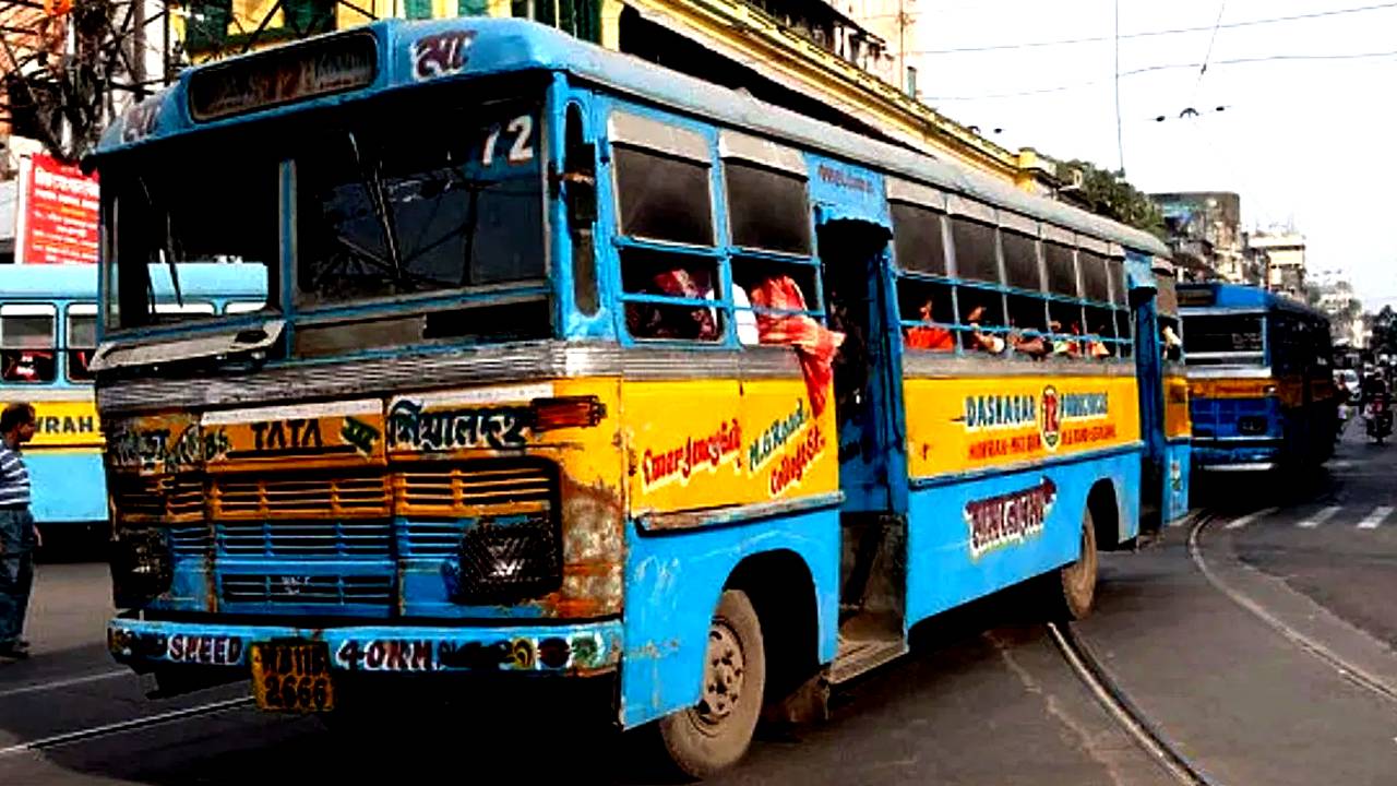 Bus in Kolkata