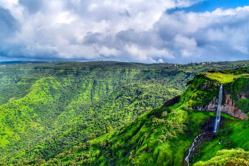 Visit these 9 tourist spots in India at least once during the monsoon season.