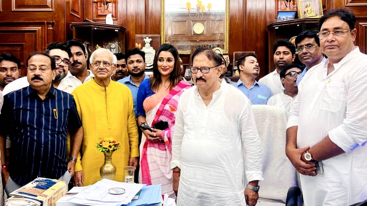 Sayantika Banerjee Reyat Hossain Sarkar oath taking ceremony