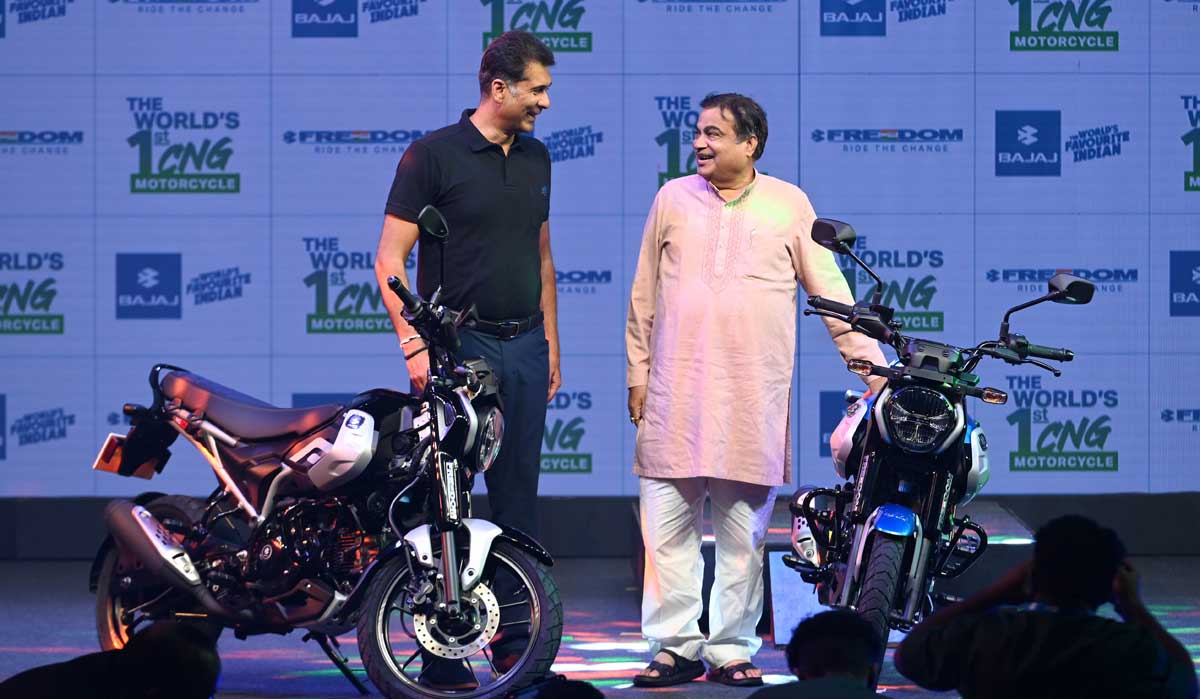 What Nitin Gadkari said at the launch of the world's first CNG bike made by Bajaj.