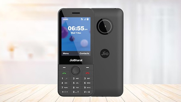 Reliance Jio launched Bharat J1 4G phone.