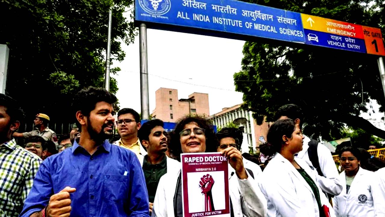 Delhi AIIMS doctors protest