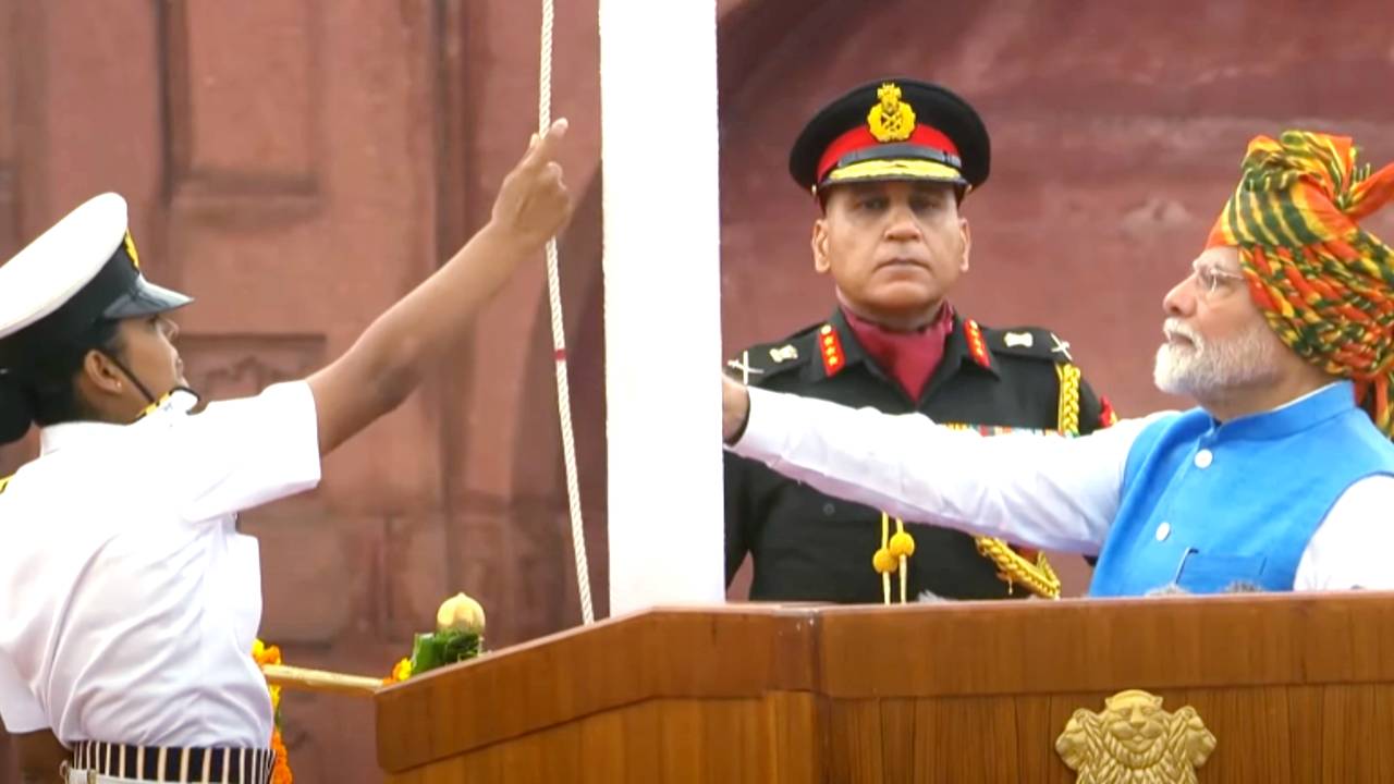 Narendra Modi Red Fort 78th Independence Day flag hoisting