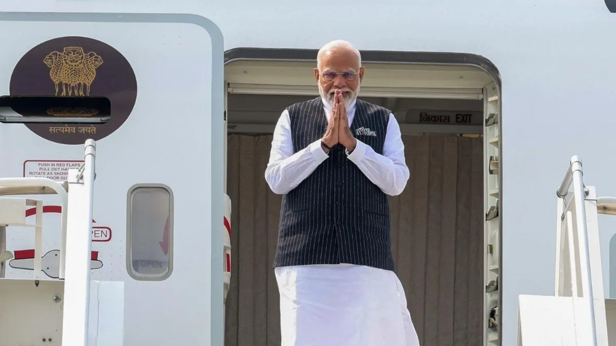 Narendra Modi plane was in Pakistan for 46 minutes.