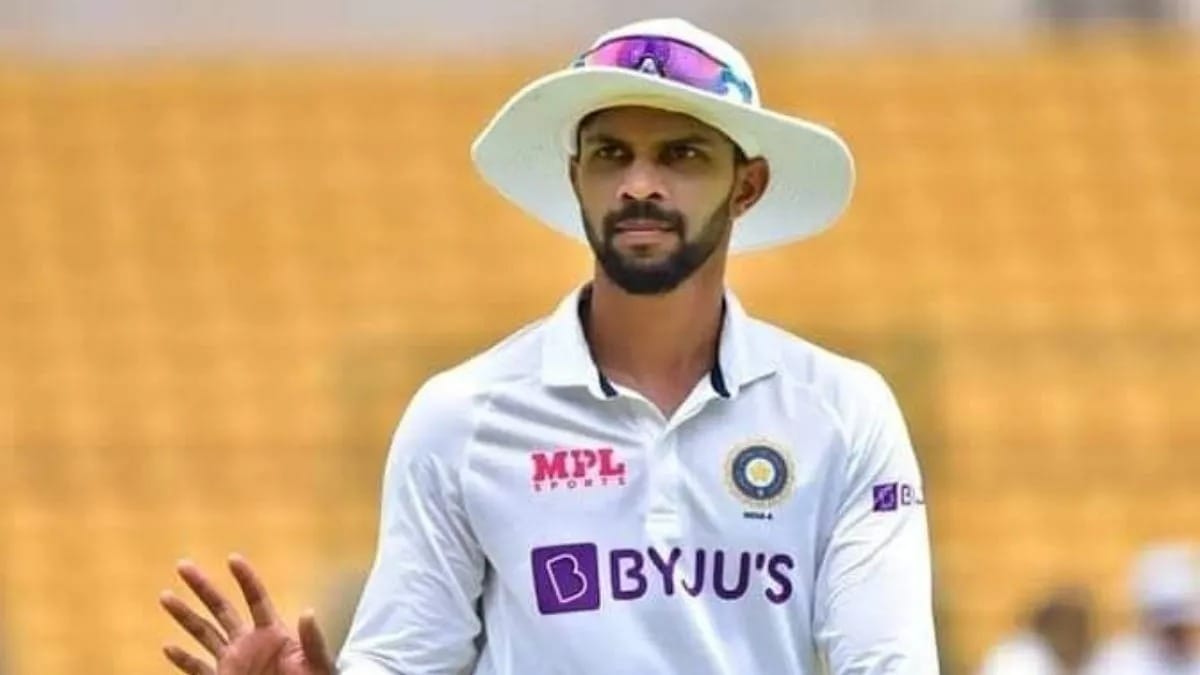 Ruturaj Gaikwad suddenly left the field while playing in the Duleep Trophy.