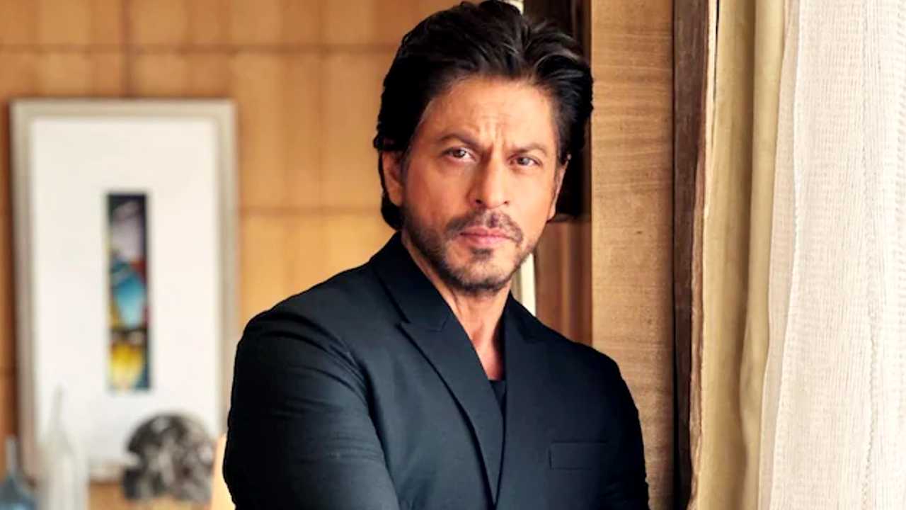 Why did Shahrukh Khan called himself an outsider