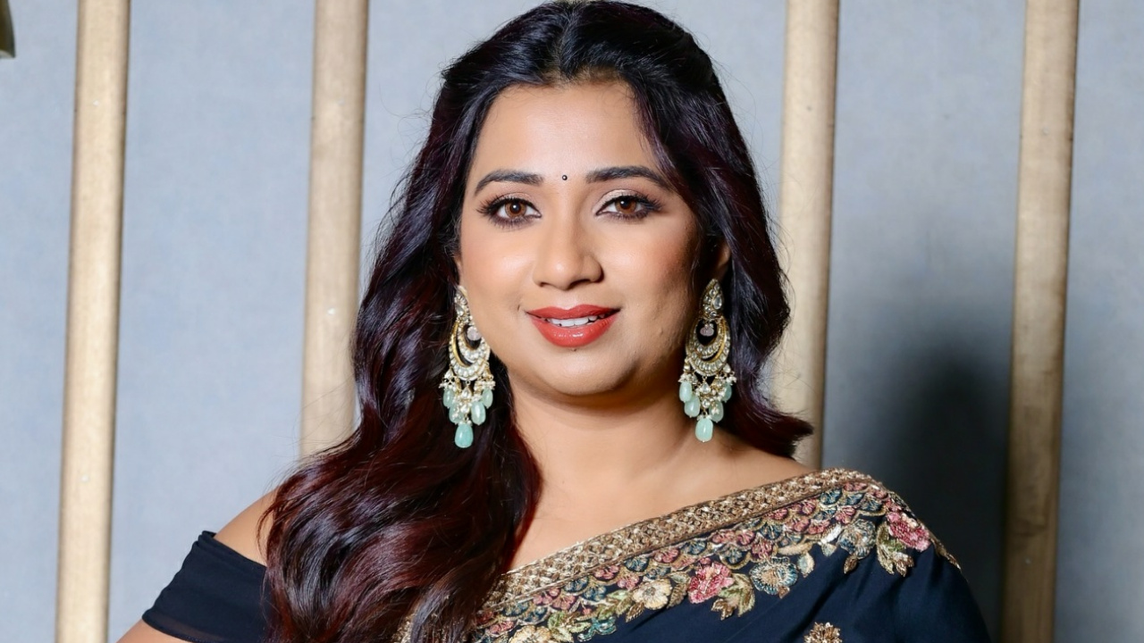 Shreya ghoshal or her husband who is more rich