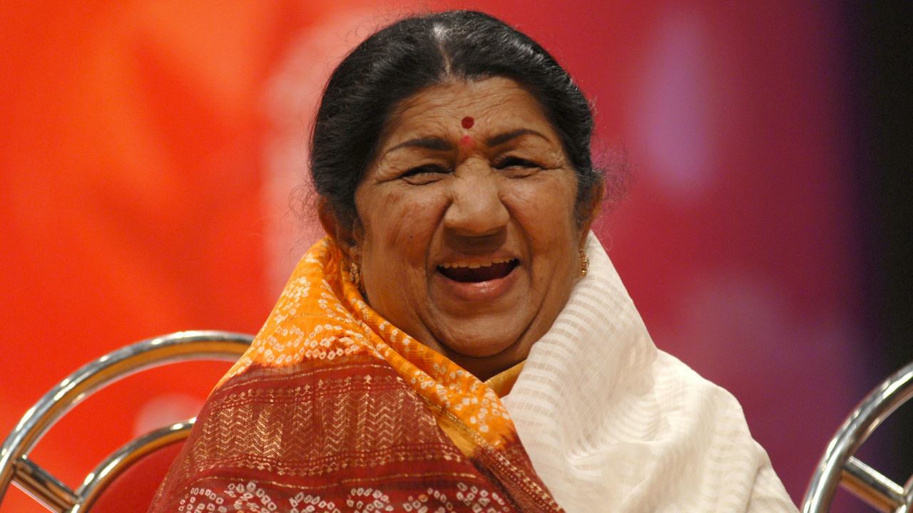 Lata mangeshkar once offered to sing in wedding