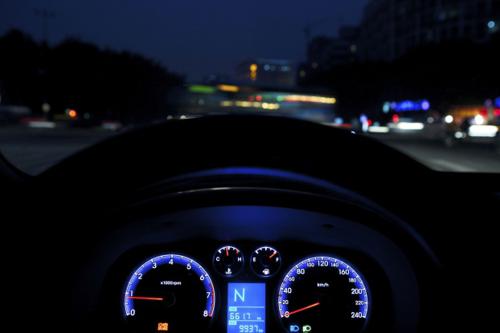 Car driving tips for night driver.