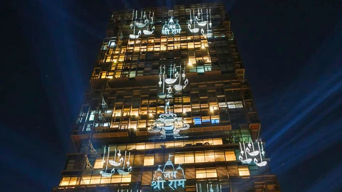 Where did Mukesh ambani family live before antilia