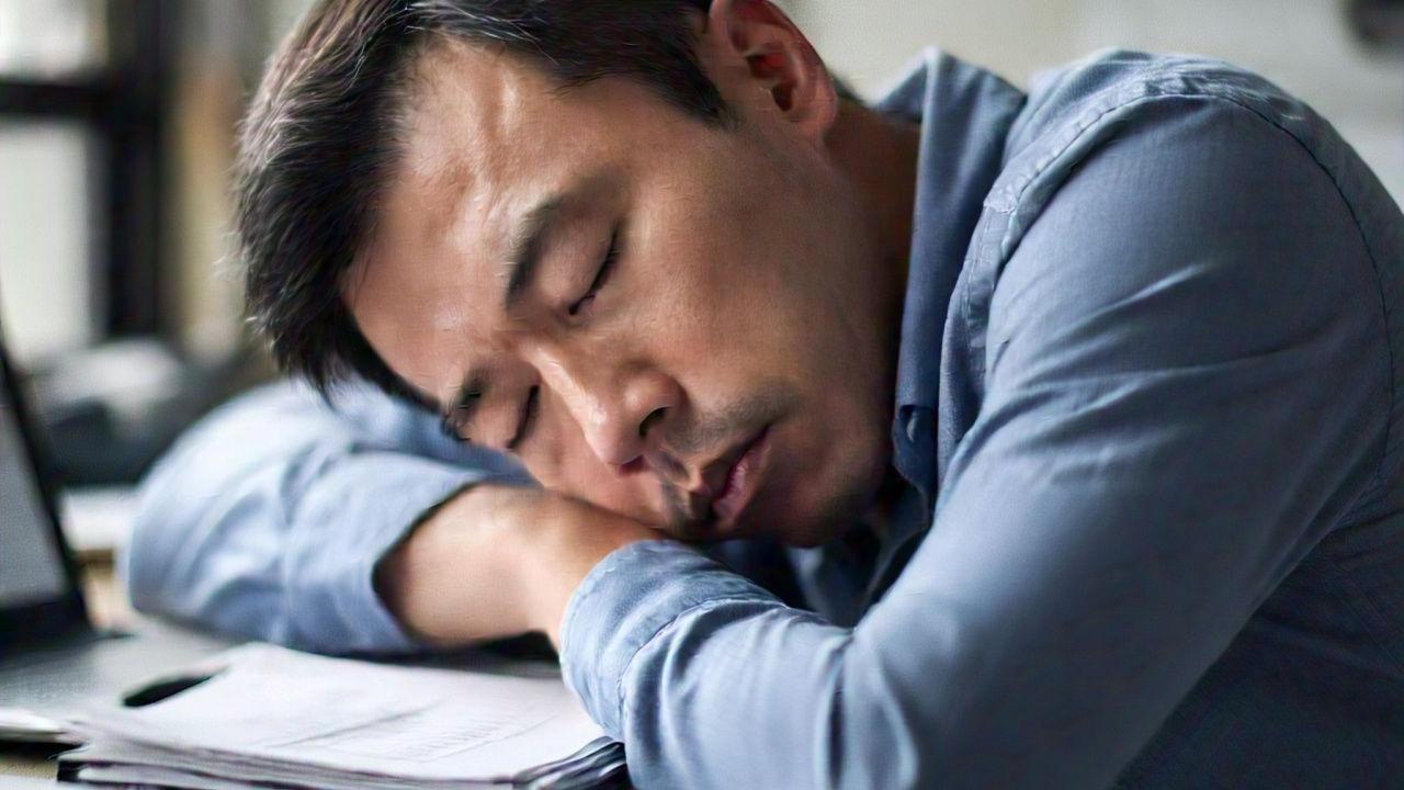 A working man fired for sleeping in office at China sm