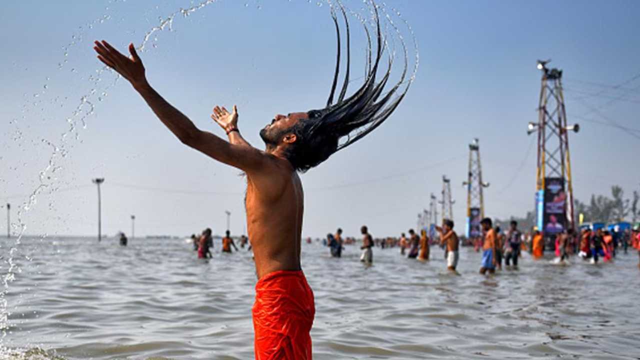  2025 Maha Kumbha mela auspicious time and date.