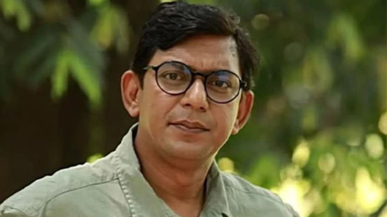 Actor chanchal chowdhury is in home arrest in Bangladesh