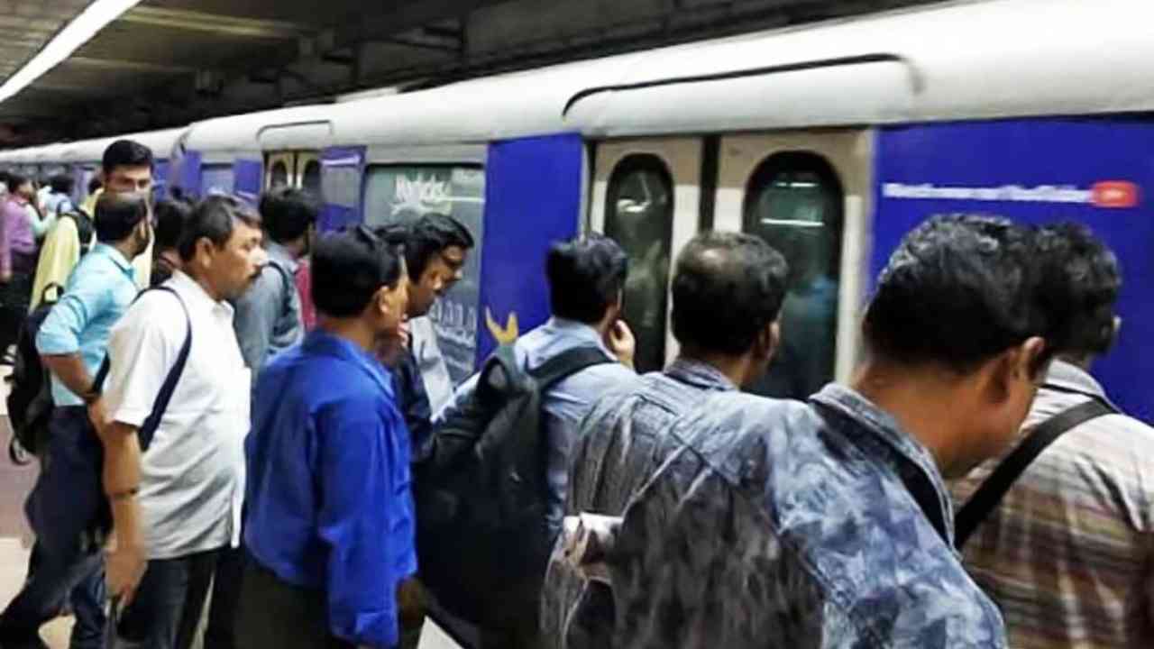 Kolkata Metro Esplanade to sealdah trial