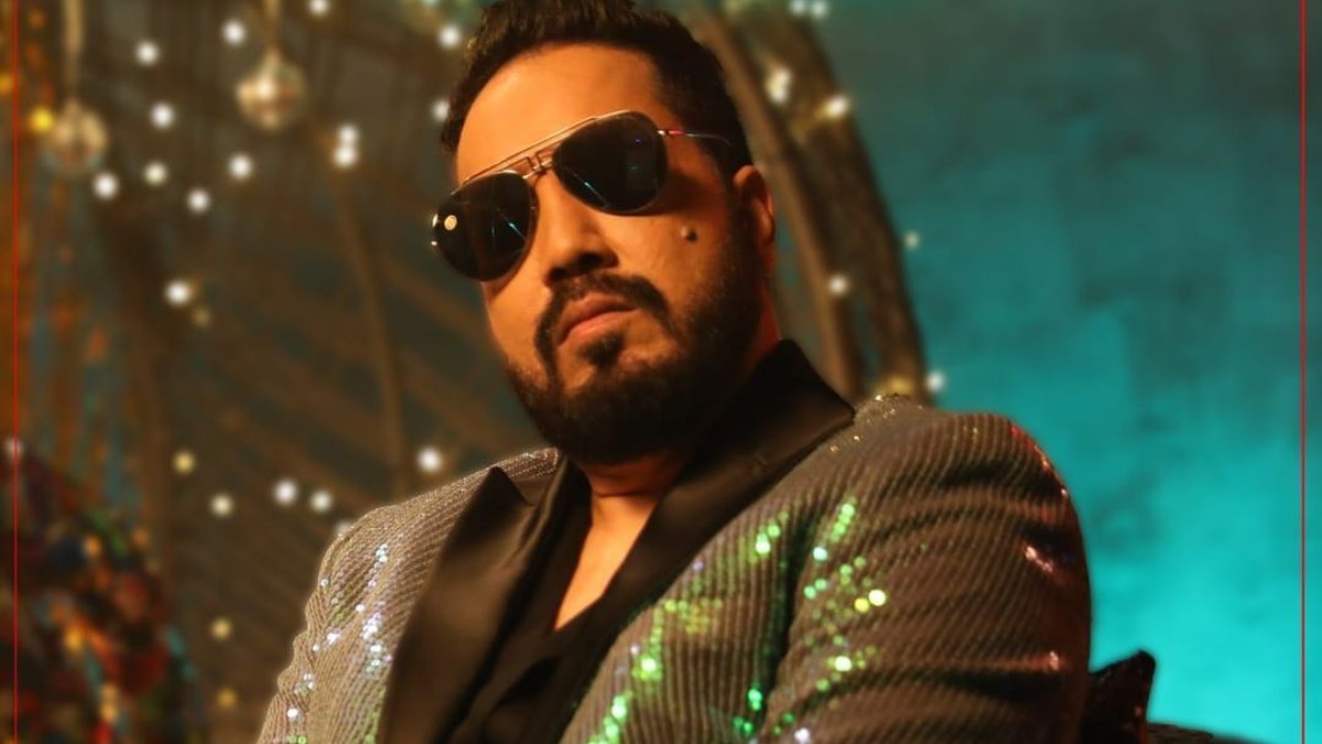 Mika singh is angry on anant for this reason