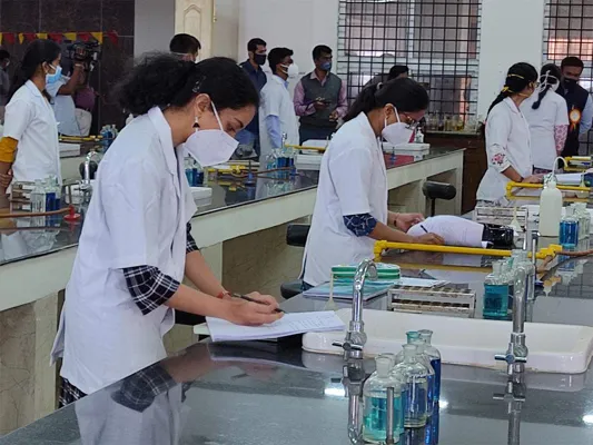 In India top 10 medical college sc