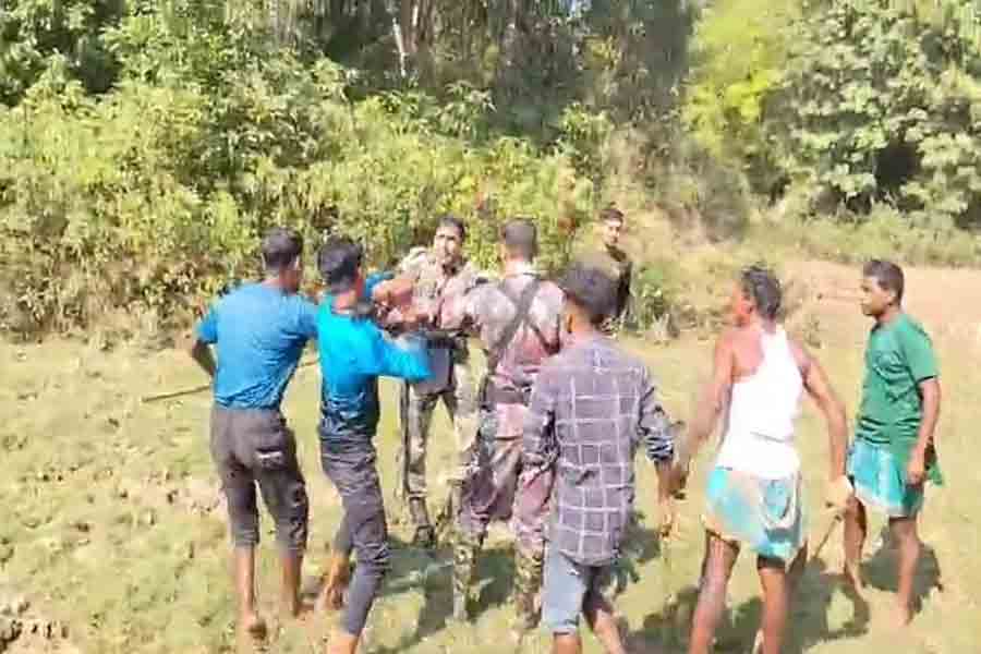 Bangladesh hooligans attacked bsf jawans