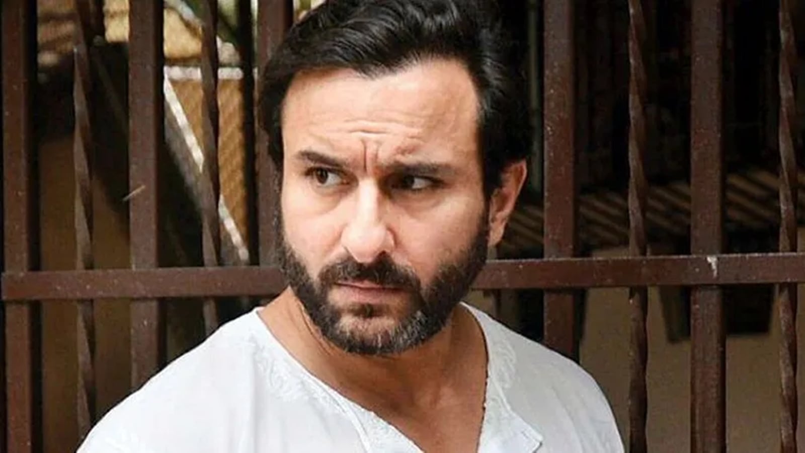 Saif ali khan stabbed with knife in his house