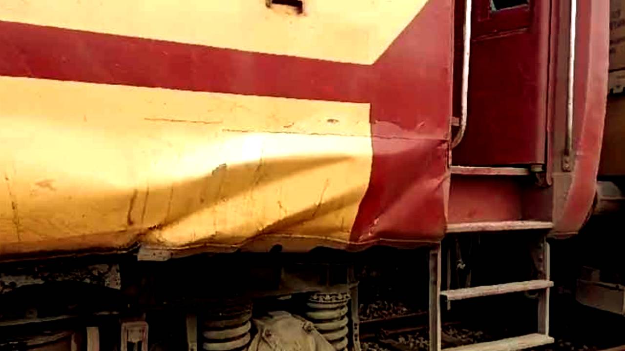 Bamanhat Siliguri Intercity Express train accident 