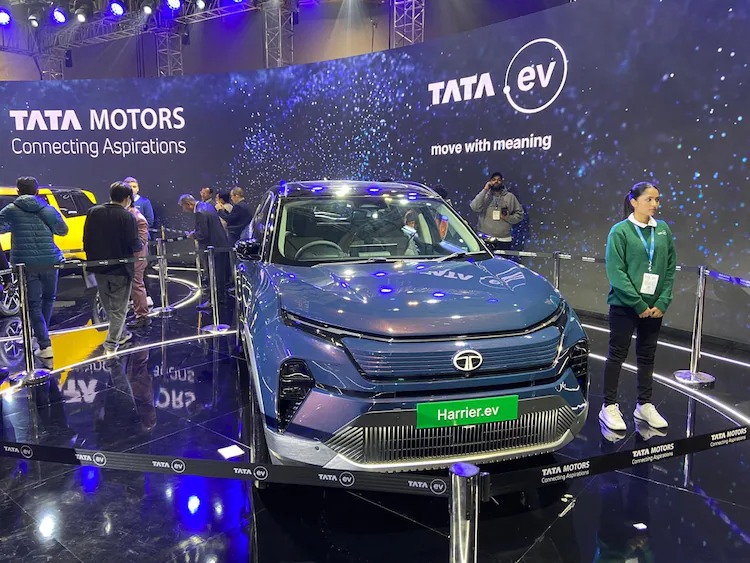 Tata Motors 2 SUVs are entering the market.