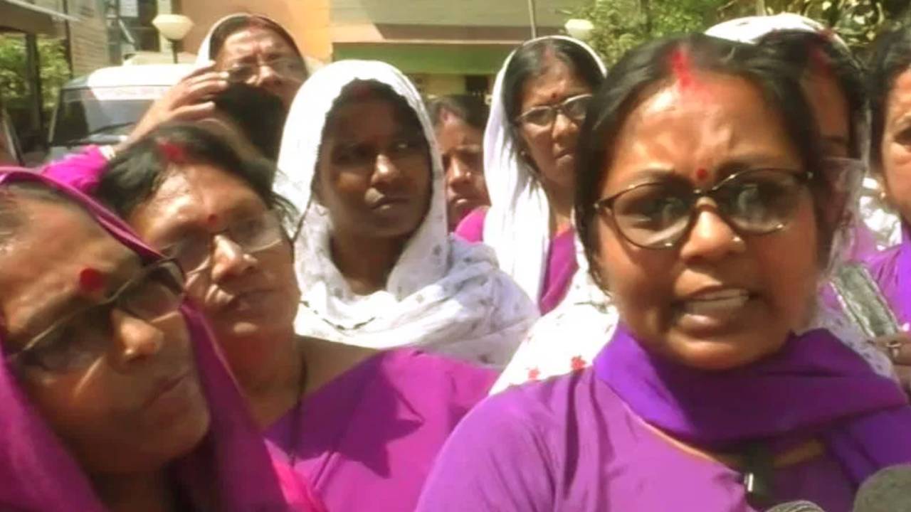 Is ASHA workers protest worry for Government of West Bengal