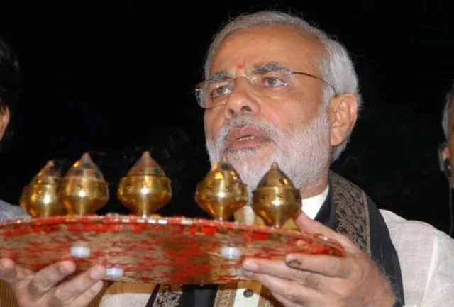 Narendra Modi take one fruit in these days.