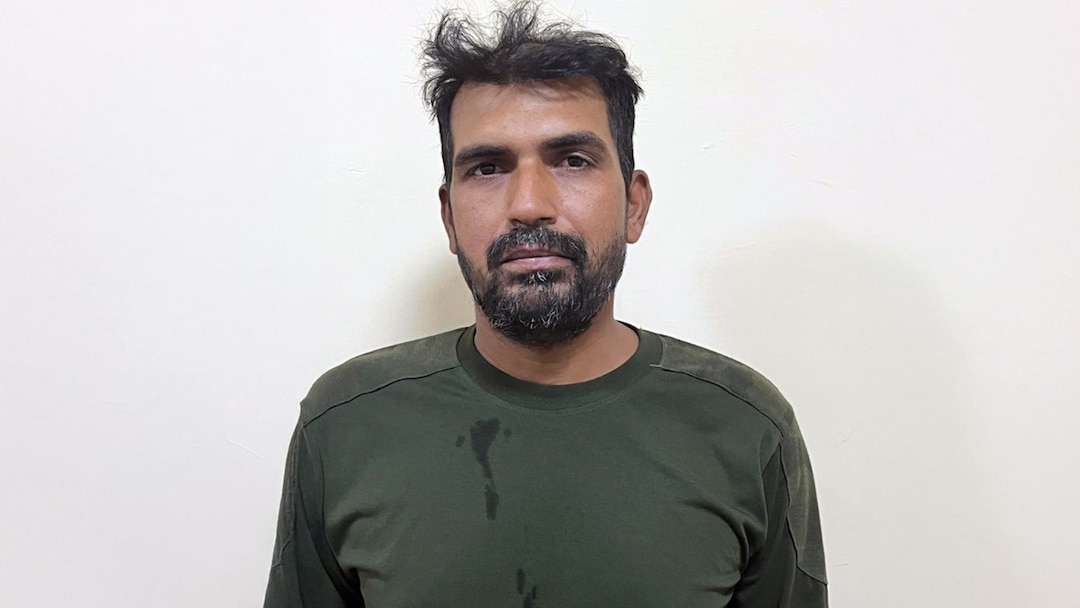 Bsf jawan purnam kumar shaw is returning to his house 